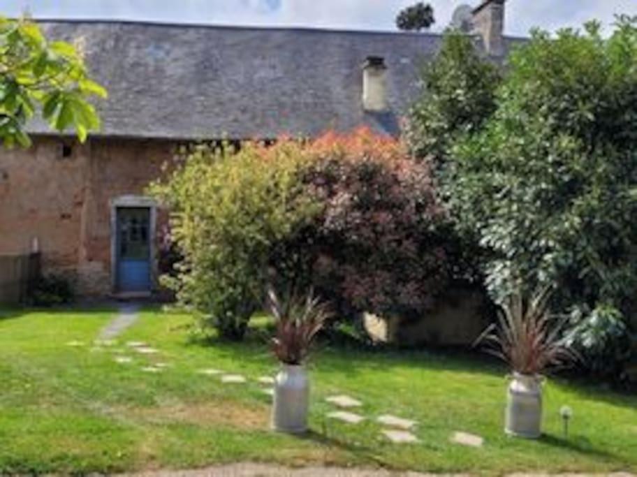 Ecuries De Losque Les Champs-de-Losque Buitenkant foto